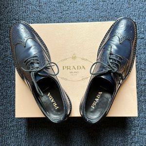 Gorgeous Navy Blue Prada Women’s Oxfords Size 38 ½
